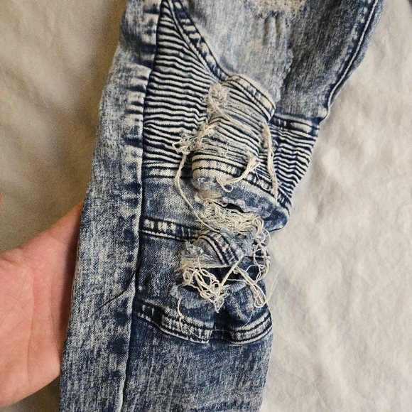 Rue21 Premium Men's 28W x 30L Stacked Skinny Supreme Flex Moto Jeans Acid Wash - Picture 2 of 7